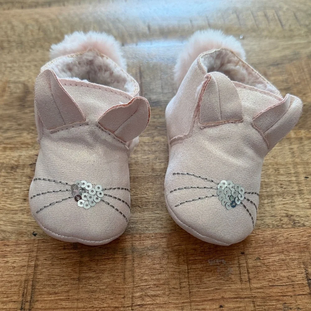 Bunny Moccasins NWOT